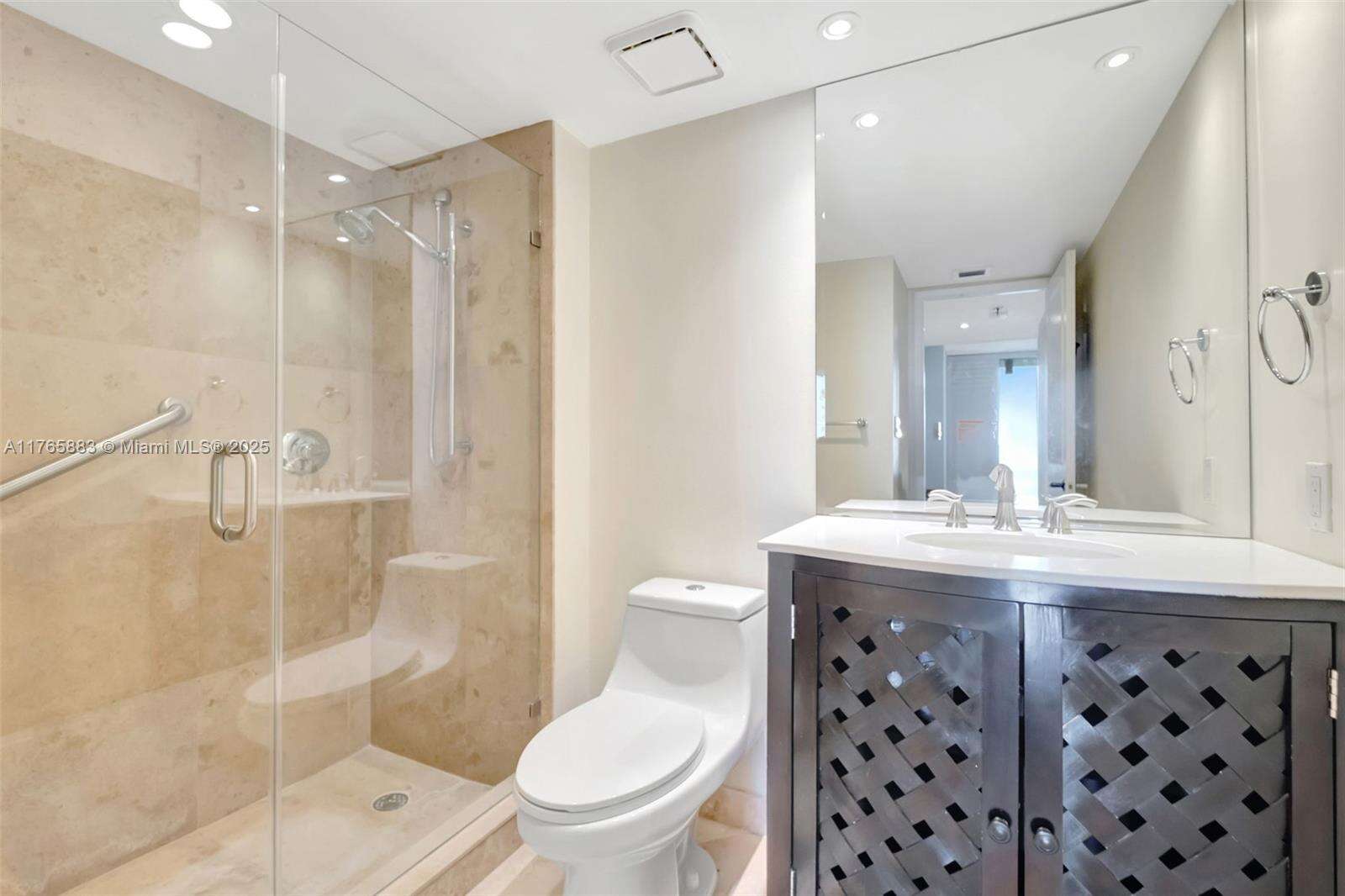 Brickell Key 1 at 520 Brickell Key Dr, Miami, FL 33131 - For Rent photo 21
