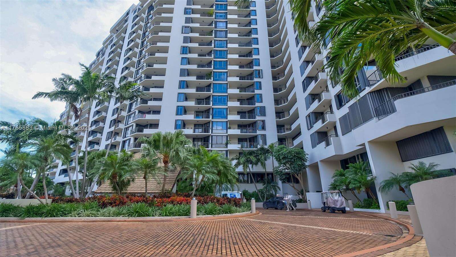 Brickell Key 1 at 520 Brickell Key Dr, Miami, FL 33131 - For Rent photo 40