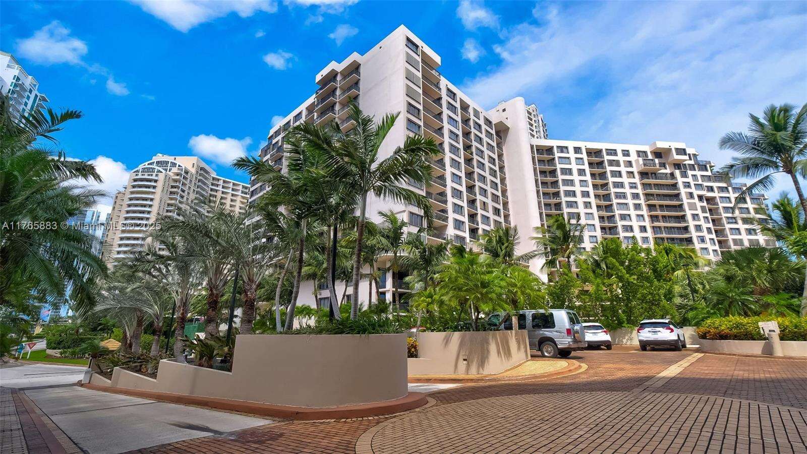 Brickell Key 1 at 520 Brickell Key Dr, Miami, FL 33131 - For Rent photo 41