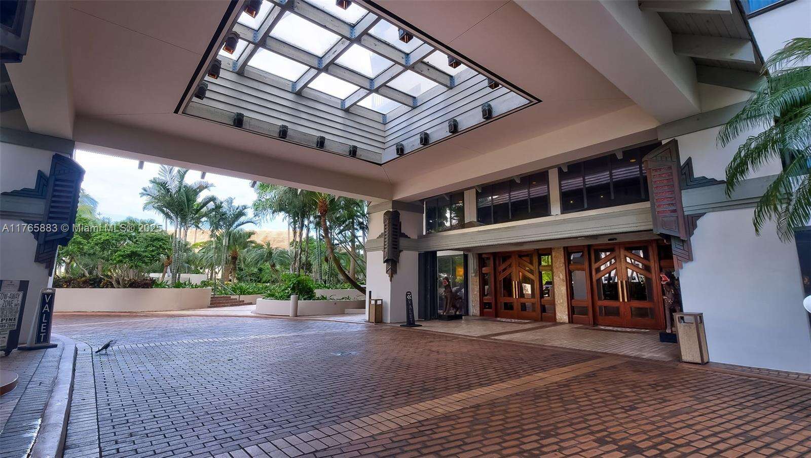 Brickell Key 1 at 520 Brickell Key Dr, Miami, FL 33131 - For Rent photo 42
