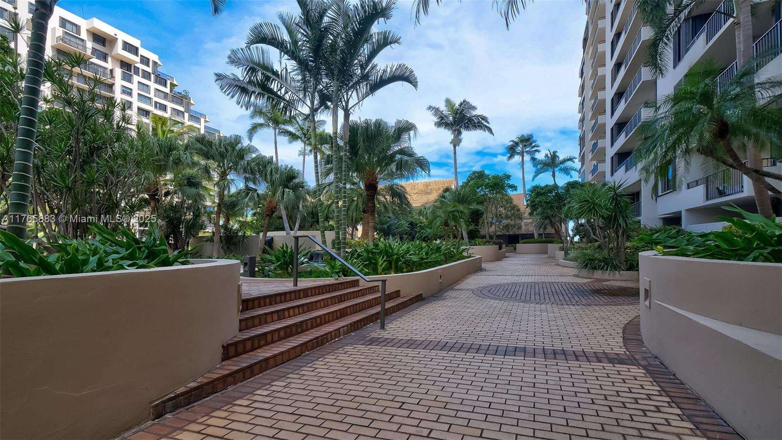 Brickell Key 1 at 520 Brickell Key Dr, Miami, FL 33131 - For Rent photo 43