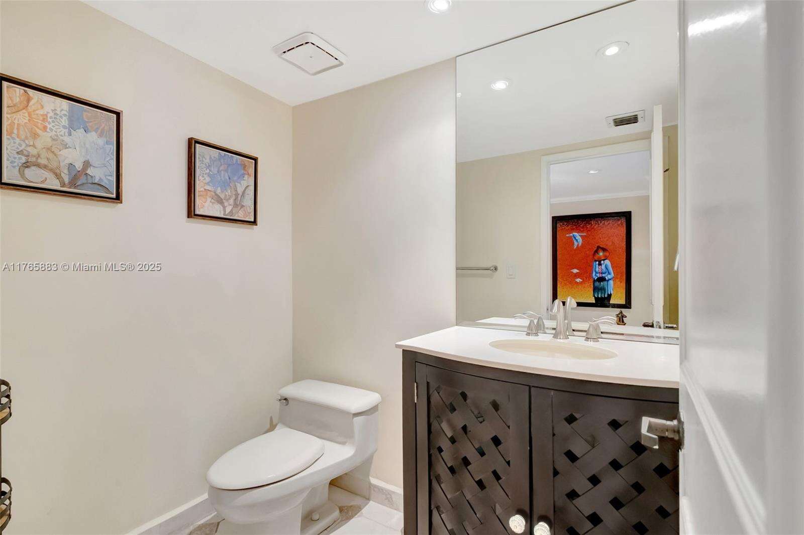Brickell Key 1 at 520 Brickell Key Dr, Miami, FL 33131 - For Rent photo 7