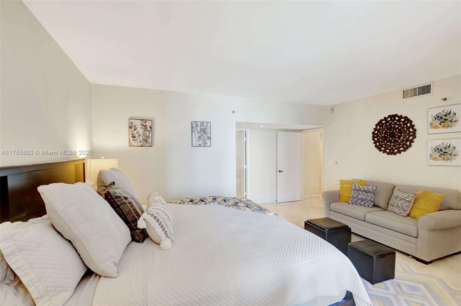 Brickell Key 1 at 520 Brickell Key Dr, Miami, FL 33131 - For Rent photo 10