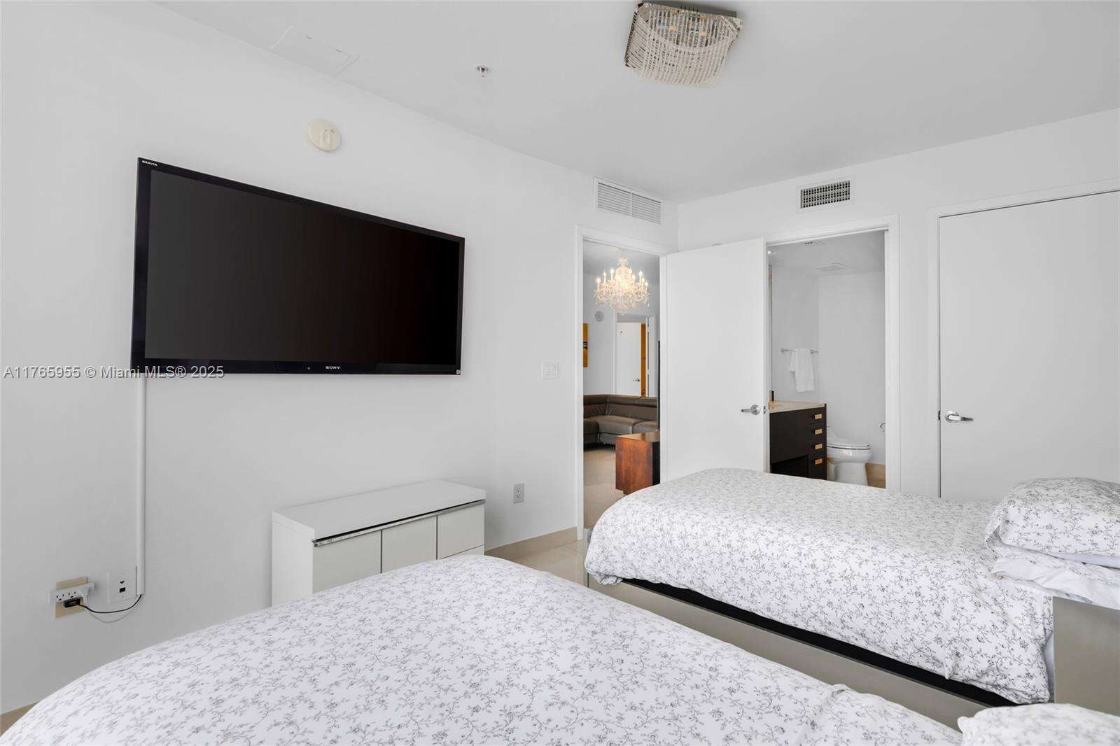 Trump Royale at 18201 Collins Ave, Sunny Isles Beach, FL 33160 - For Rent photo 21