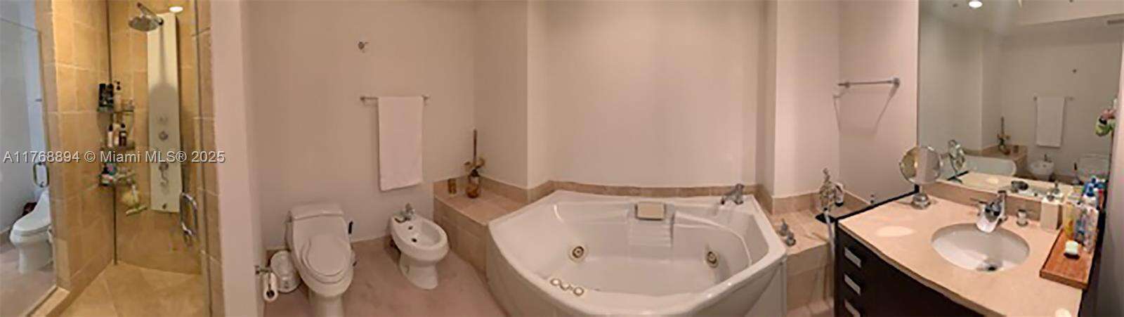 Trump Royale at 18201 Collins Ave, Sunny Isles Beach, FL 33160 - For Rent photo 34