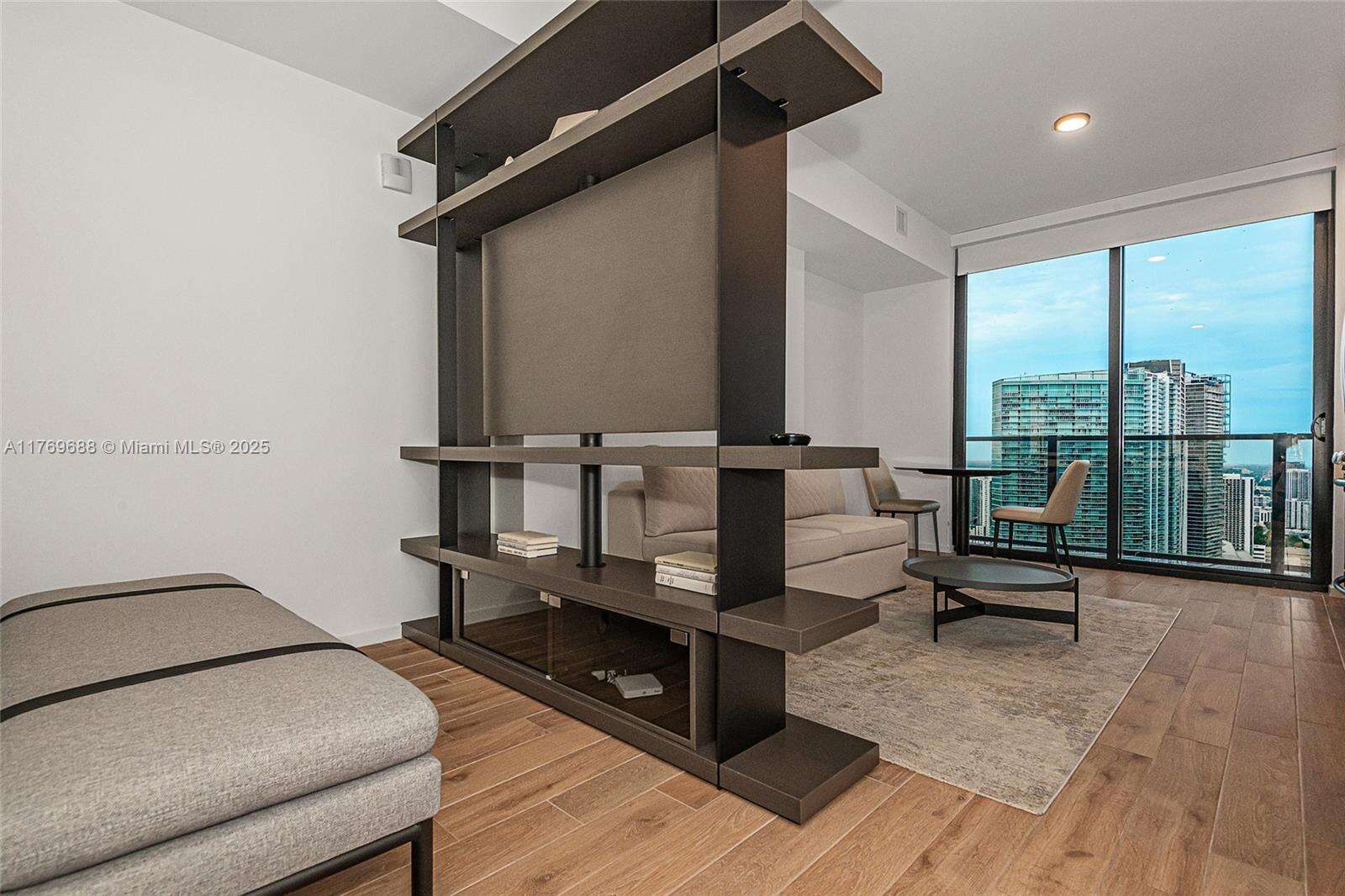 The Elser at 398 5 St, Miami, FL 33132 - For Rent photo 5