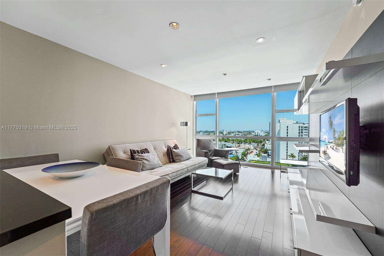 Central Carillon at 6801 Collins Ave, Miami Beach, FL 33141 - For Rent photo 16