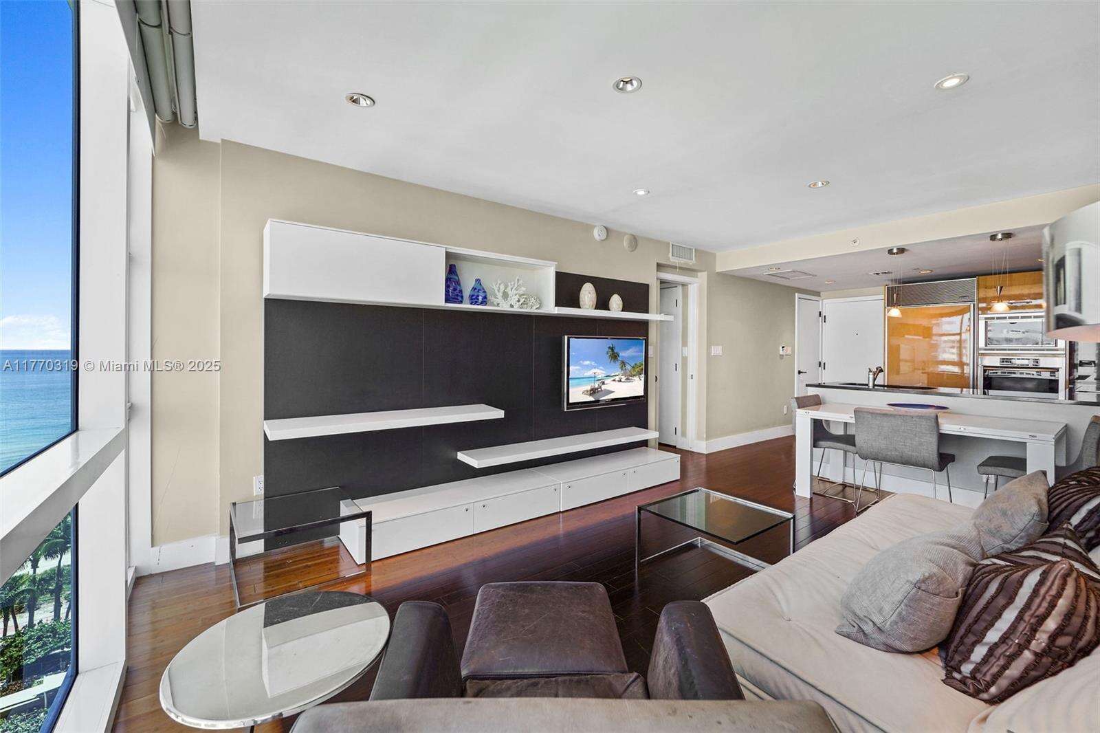 Central Carillon at 6801 Collins Ave, Miami Beach, FL 33141 - For Rent photo 18