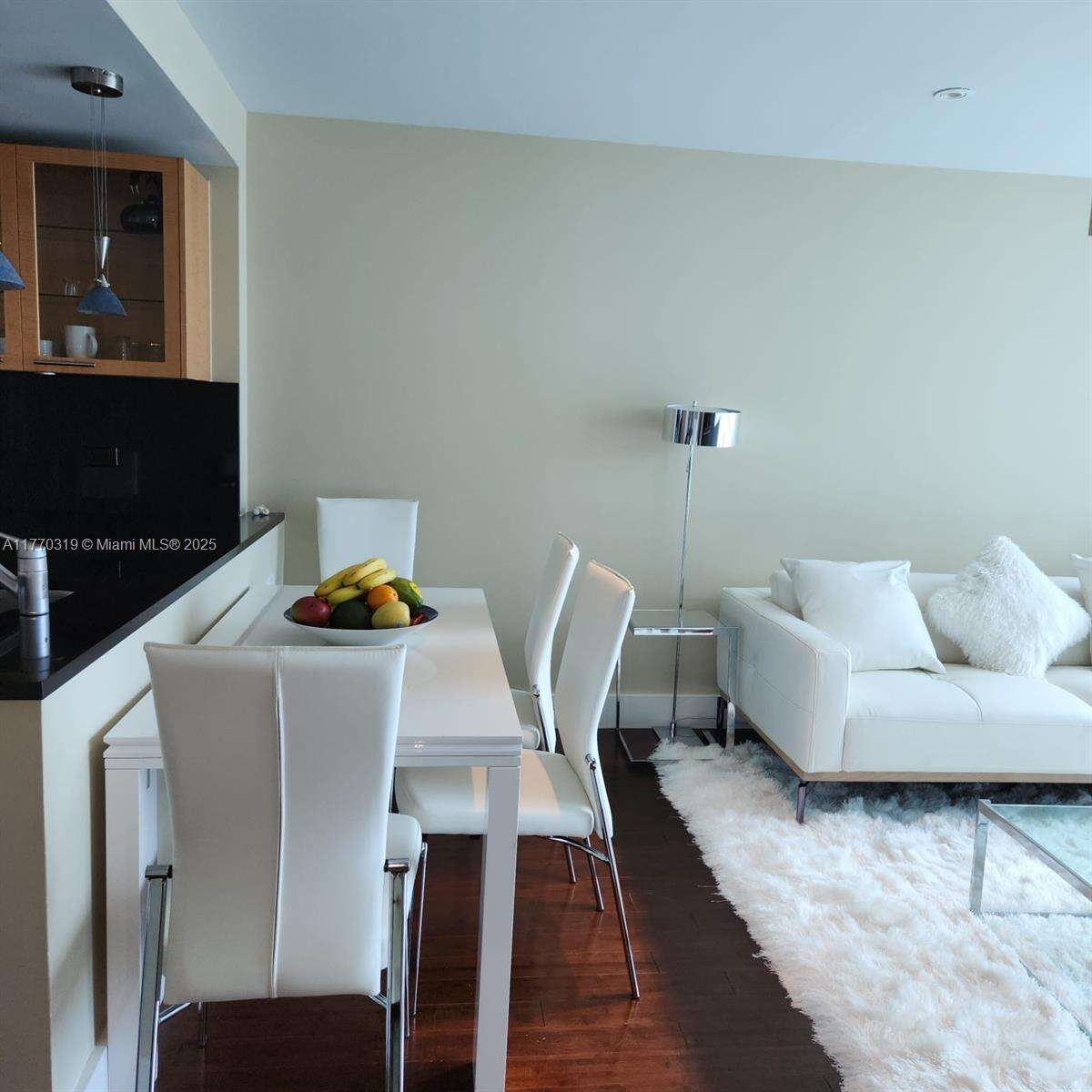 Central Carillon at 6801 Collins Ave, Miami Beach, FL 33141 - For Rent photo 22