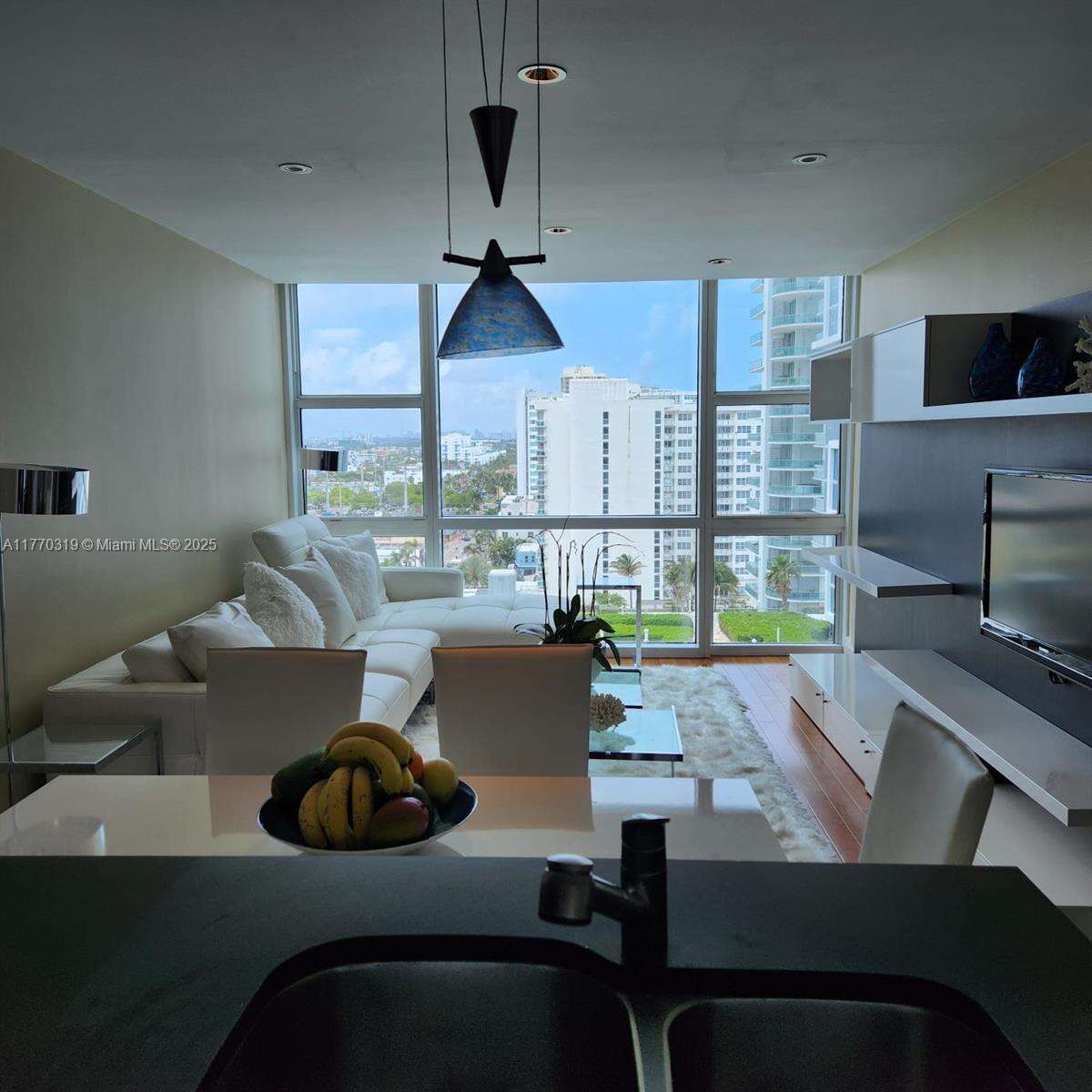 Central Carillon at 6801 Collins Ave, Miami Beach, FL 33141 - For Rent photo 25