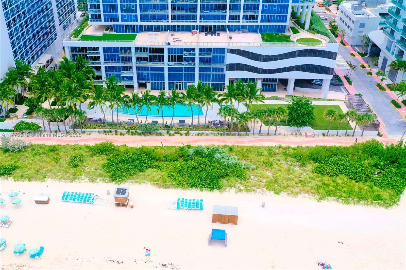 Central Carillon at 6801 Collins Ave, Miami Beach, FL 33141 - For Rent photo 27