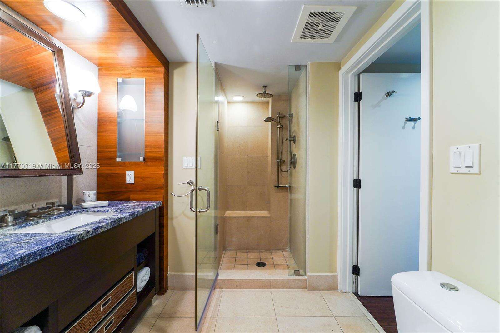 Central Carillon at 6801 Collins Ave, Miami Beach, FL 33141 - For Rent photo 9