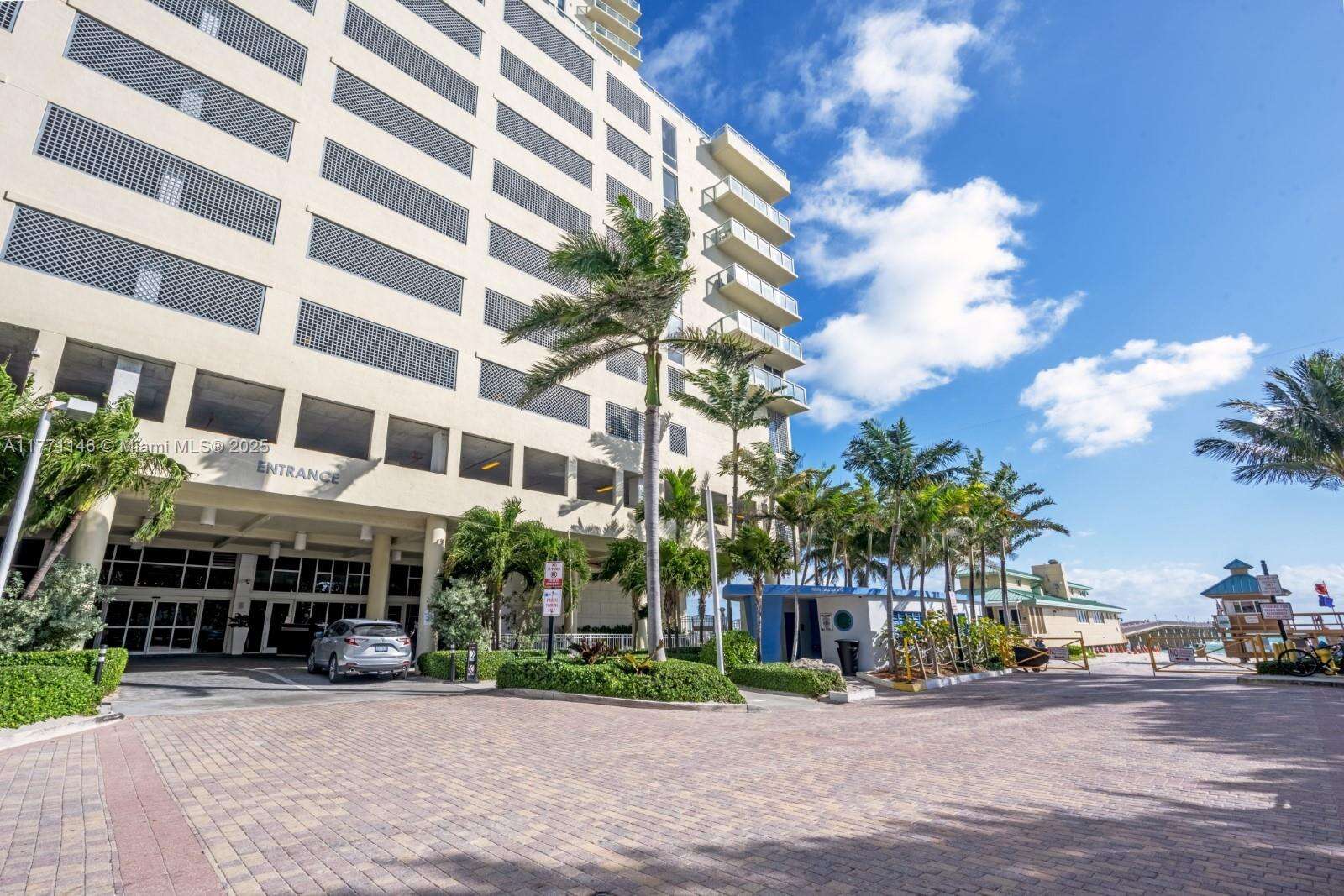 La Perla at 16699 Collins Ave, Sunny Isles Beach, FL 33160 - For Rent photo 23
