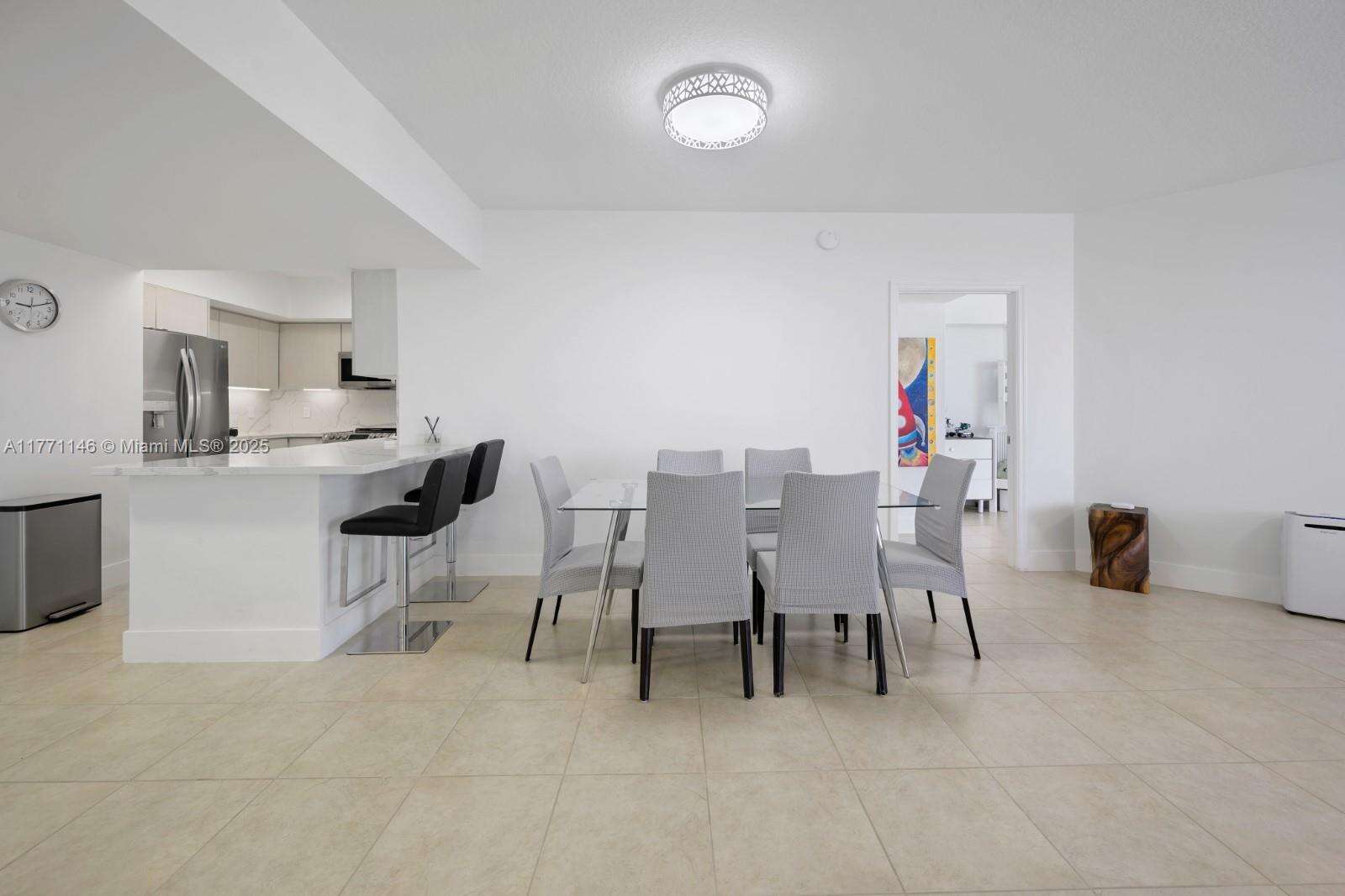 La Perla at 16699 Collins Ave, Sunny Isles Beach, FL 33160 - For Rent photo 4