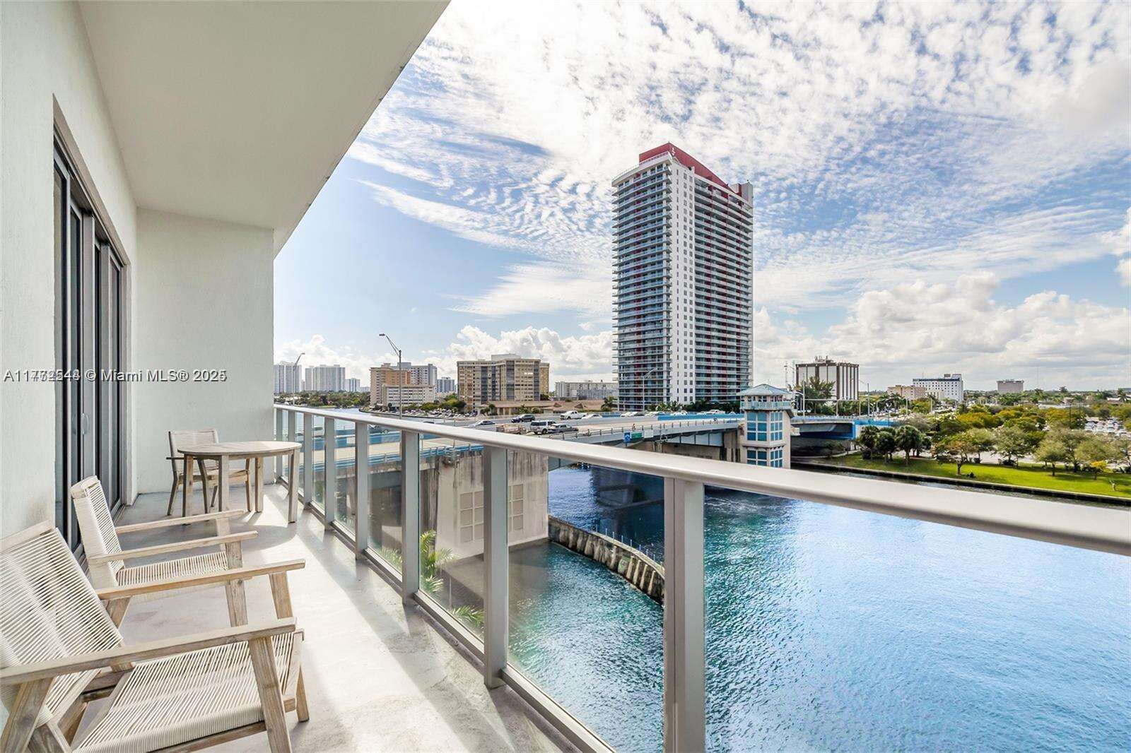 Hyde Beach House at 4010 Ocean Dr, Hollywood, FL 33019 - For Rent photo 2