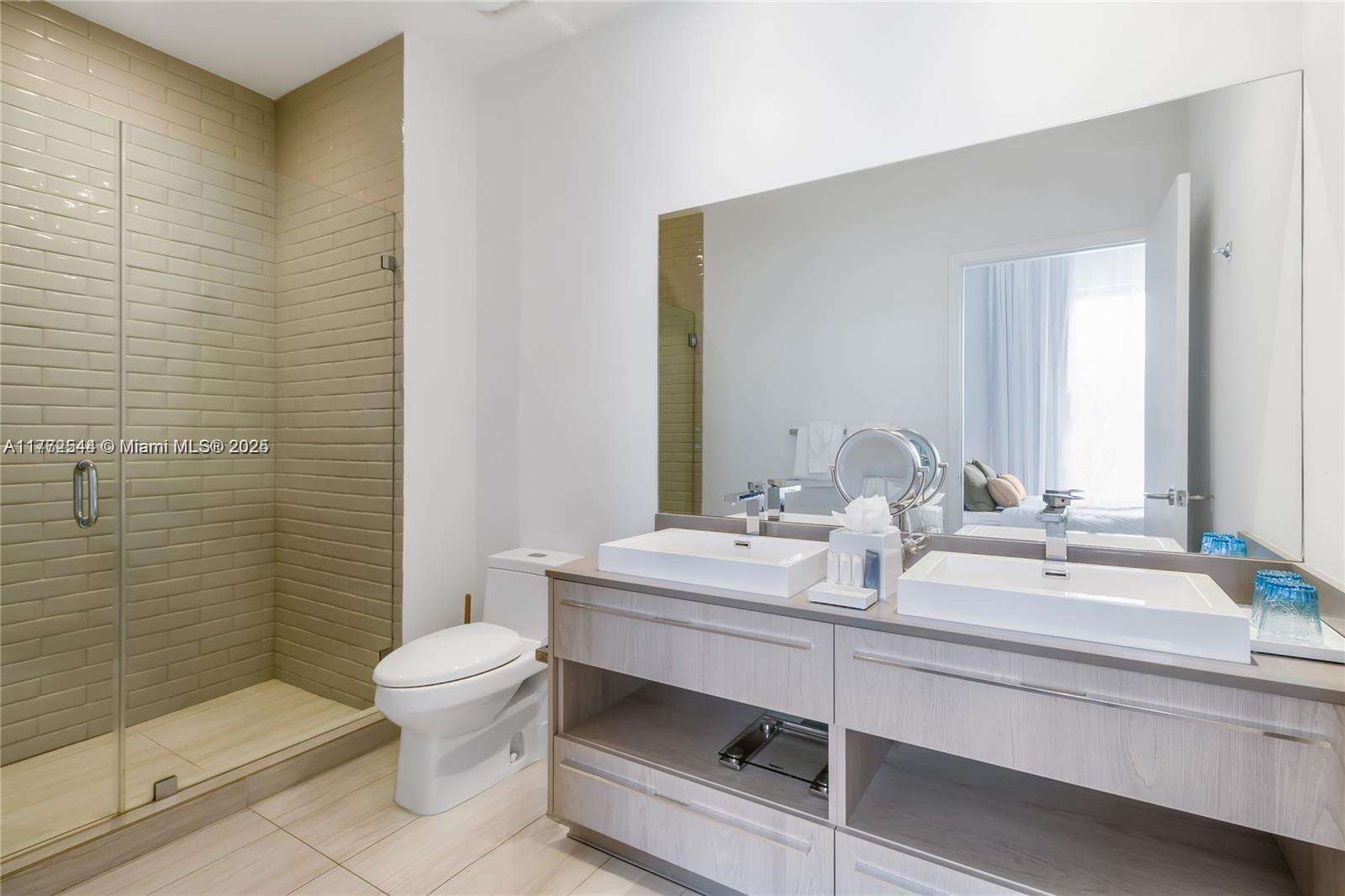 Hyde Beach House at 4010 Ocean Dr, Hollywood, FL 33019 - For Rent photo 21