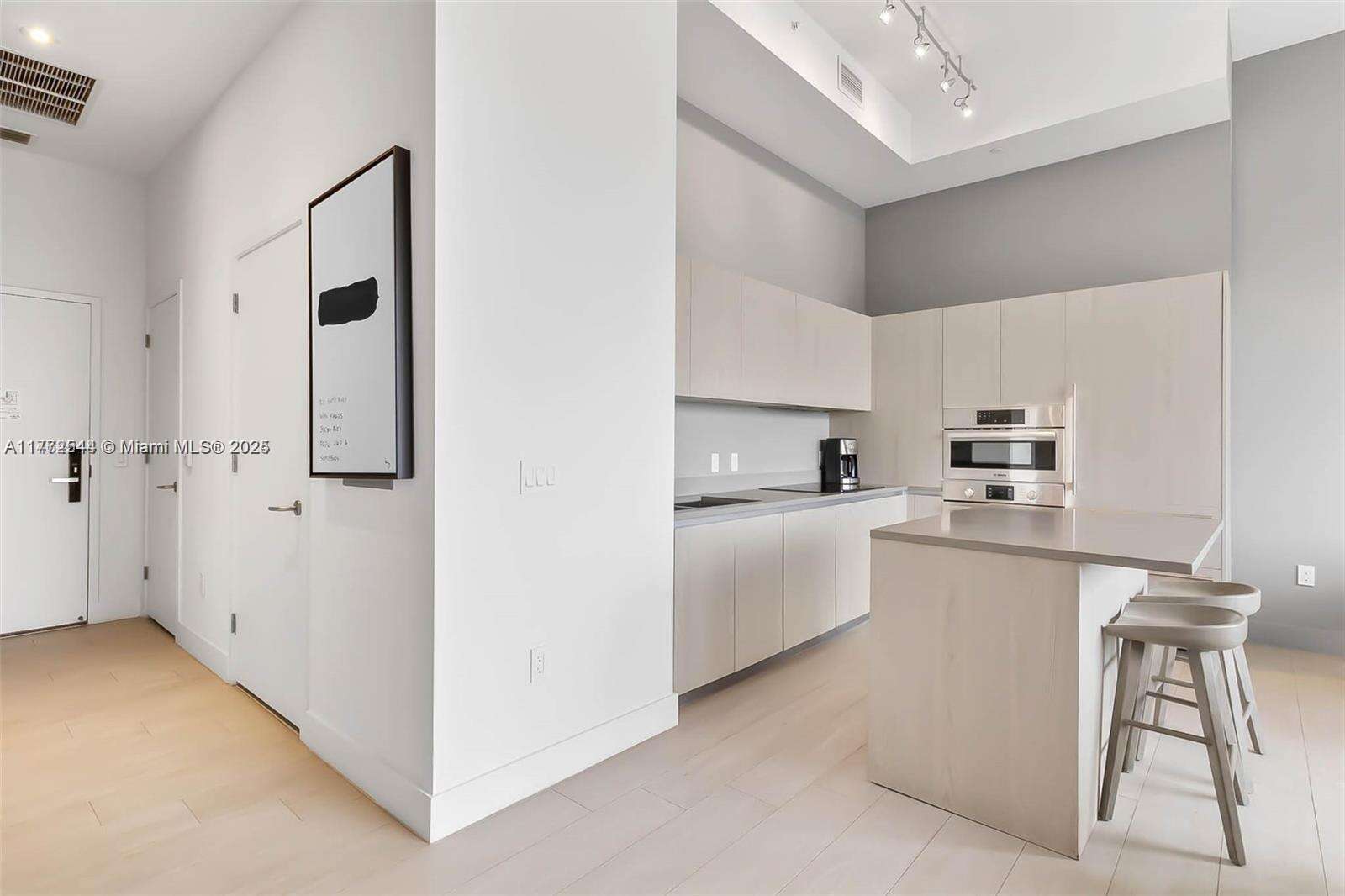 Hyde Beach House at 4010 Ocean Dr, Hollywood, FL 33019 - For Rent photo 7