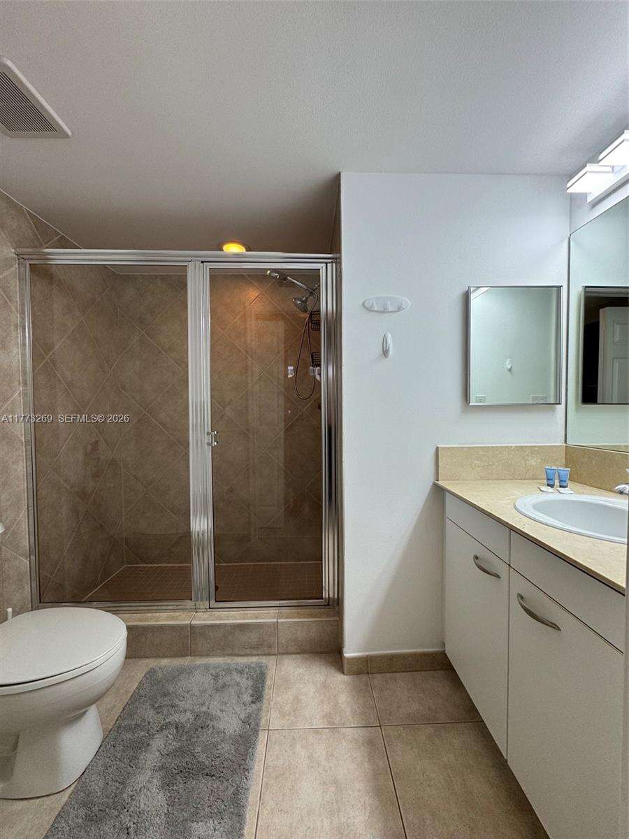 2080 Ocean Dr, Hallandale Beach, FL 33009 - For Rent photo 15
