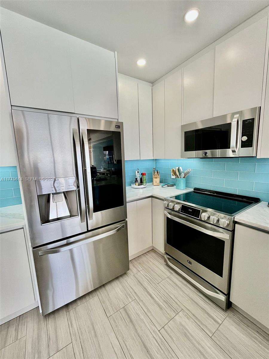 Alexander Towers at 3505 Ocean Dr, Hollywood, FL 33019 - For Rent photo 8