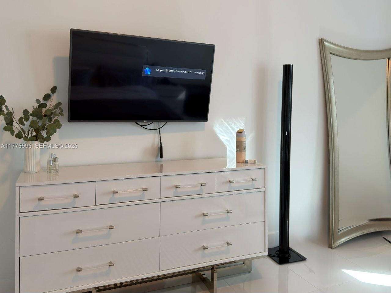 Roney Palace at 2301 Collins Ave, Miami Beach, FL 33139 - For Rent photo 2