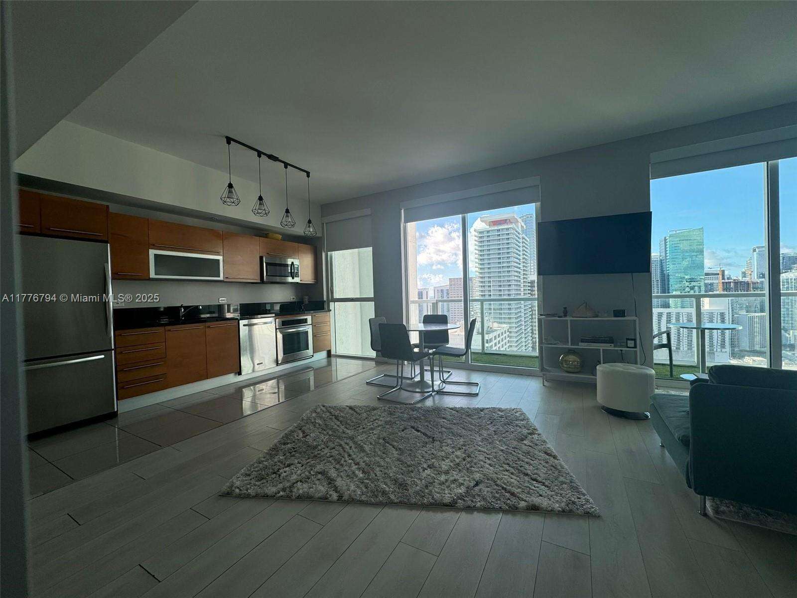 Vizcayne North at 244 Biscayne Blvd, Miami, FL 33132 - For Rent photo 2