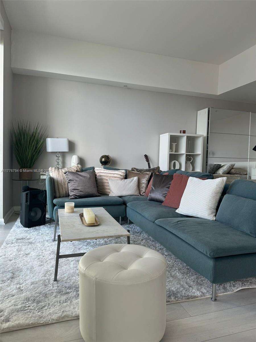 Vizcayne North at 244 Biscayne Blvd, Miami, FL 33132 - For Rent photo 4