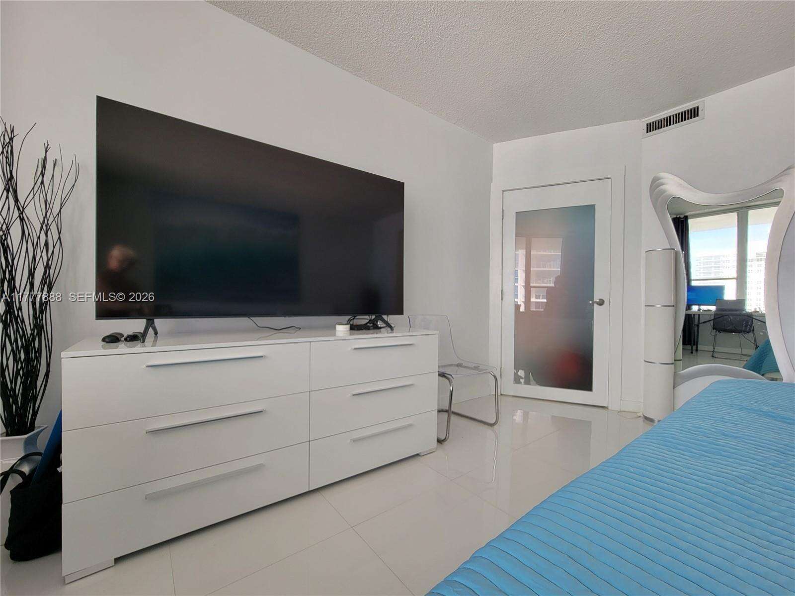 Alexander Towers at 3505 Ocean Dr, Hollywood, FL 33019 - For Rent photo 17