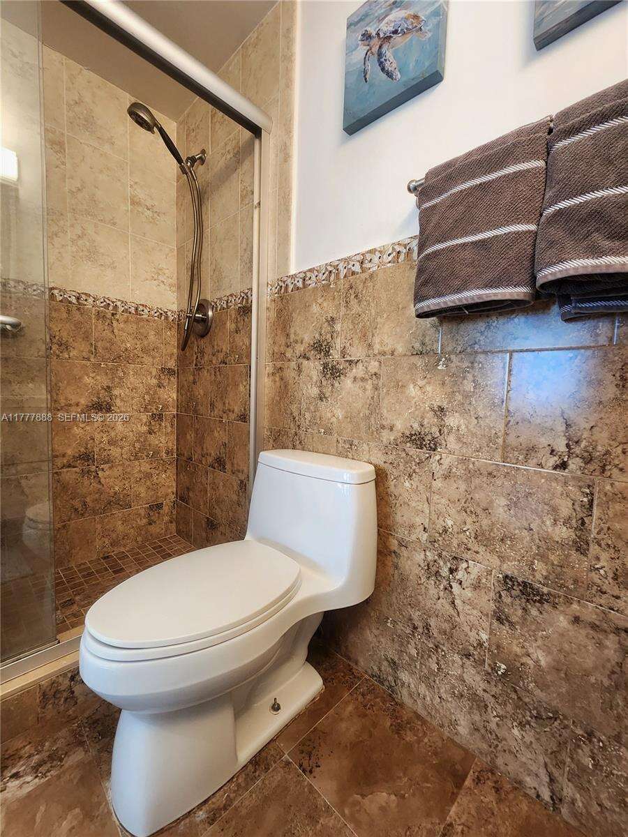 Alexander Towers at 3505 Ocean Dr, Hollywood, FL 33019 - For Rent photo 21