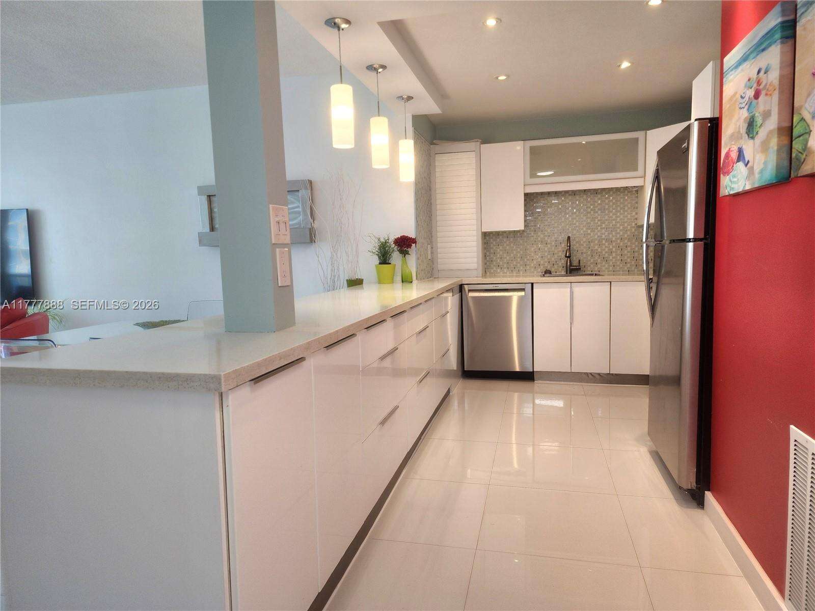 Alexander Towers at 3505 Ocean Dr, Hollywood, FL 33019 - For Rent photo 8