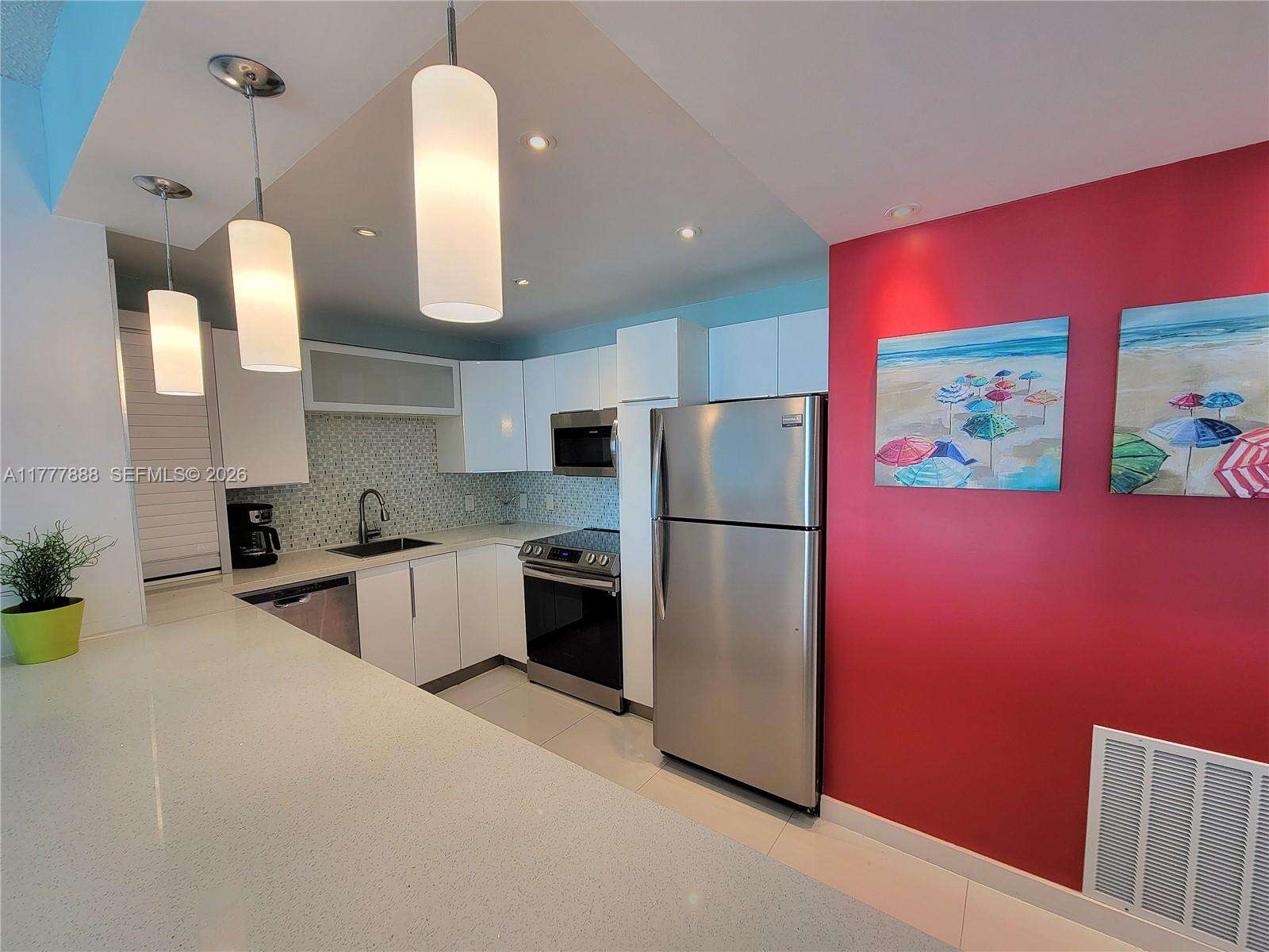 Alexander Towers at 3505 Ocean Dr, Hollywood, FL 33019 - For Rent photo 9