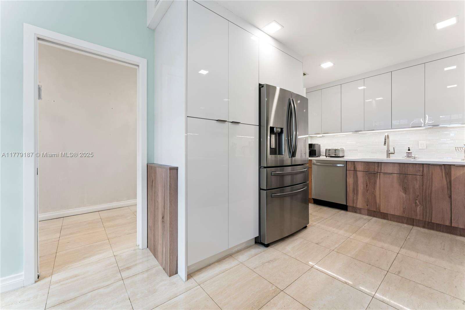 Seaside Village at 19133 Fisher Island Dr, Miami Beach, FL 33109 - For Rent photo 18