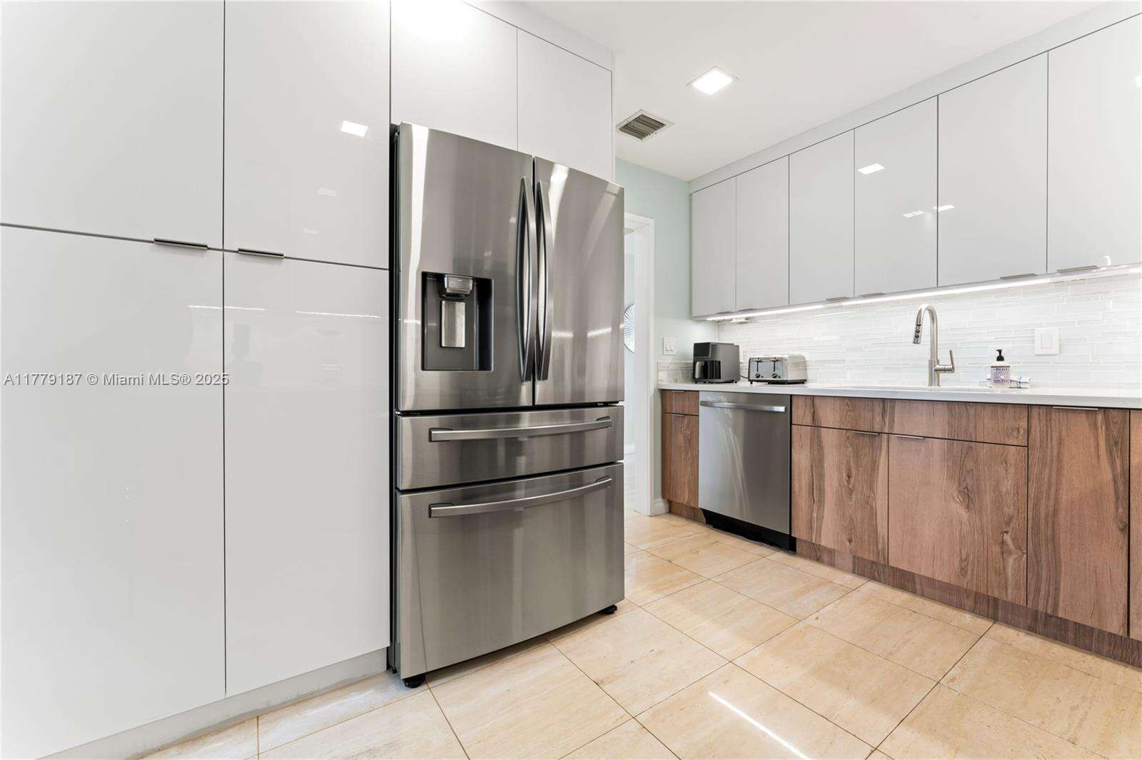 Seaside Village at 19133 Fisher Island Dr, Miami Beach, FL 33109 - For Rent photo 21