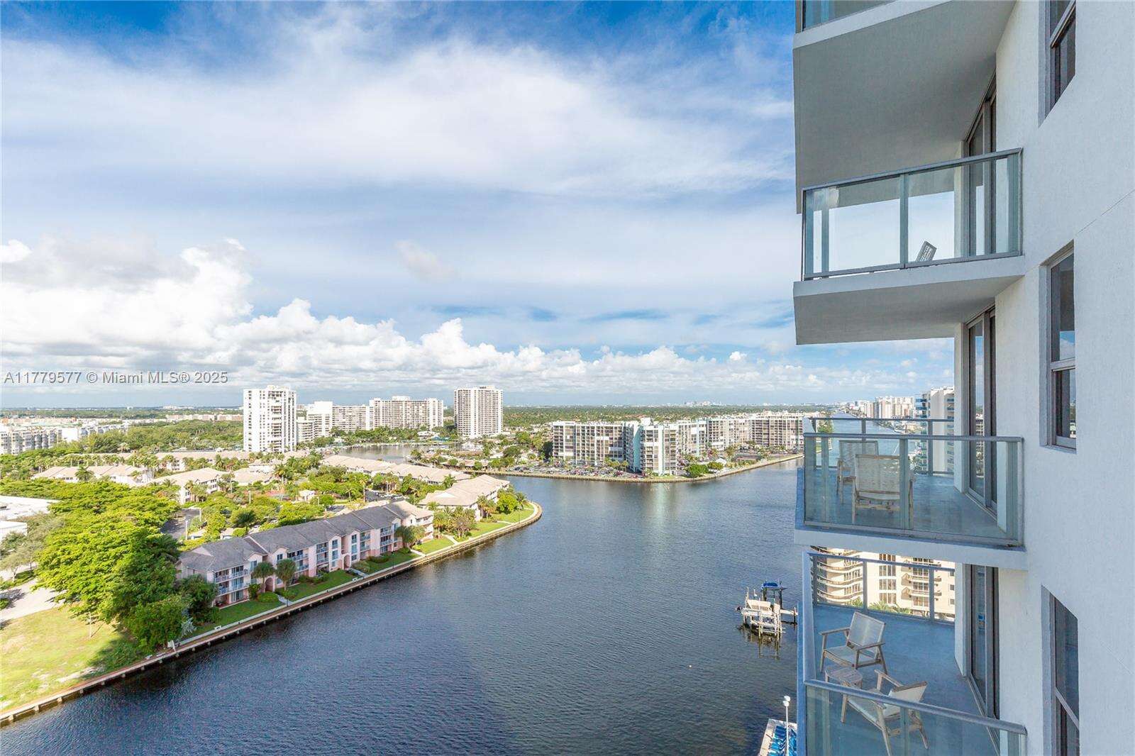 Hyde Beach House at 4010 Ocean Dr, Hollywood, FL 33019 - For Rent photo 2