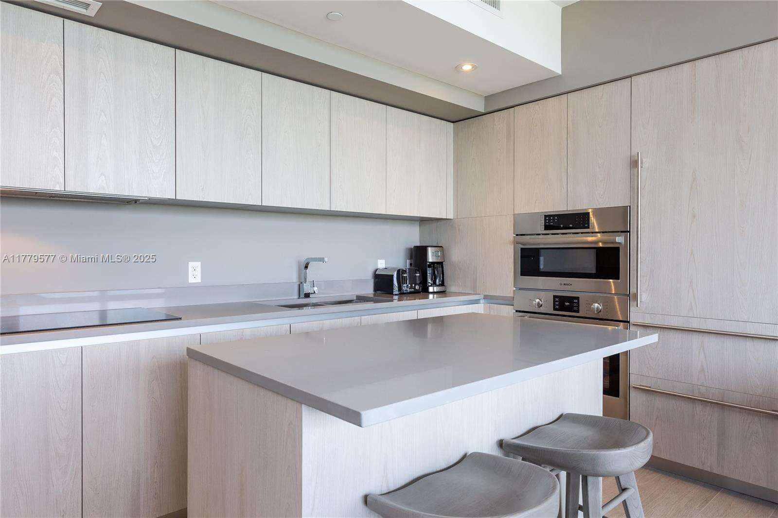 Hyde Beach House at 4010 Ocean Dr, Hollywood, FL 33019 - For Rent photo 12