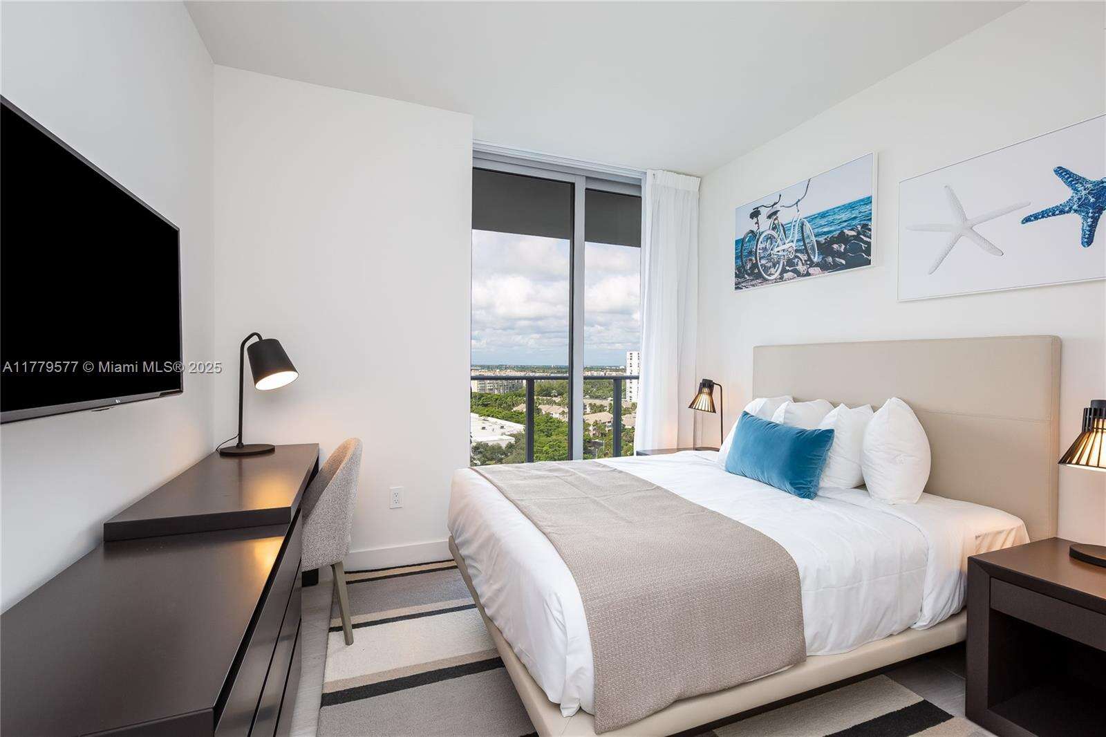 Hyde Beach House at 4010 Ocean Dr, Hollywood, FL 33019 - For Rent photo 17