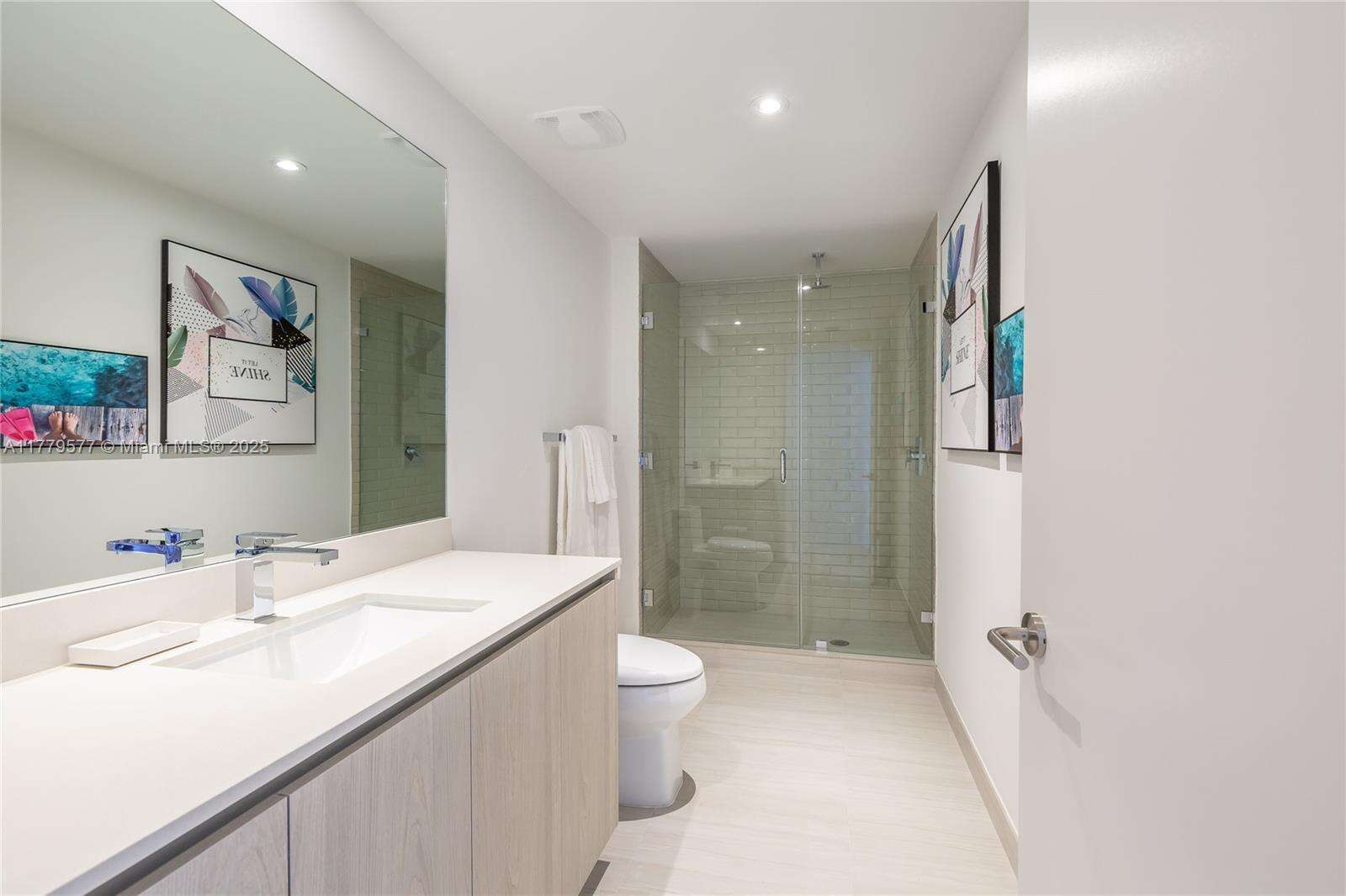 Hyde Beach House at 4010 Ocean Dr, Hollywood, FL 33019 - For Rent photo 19