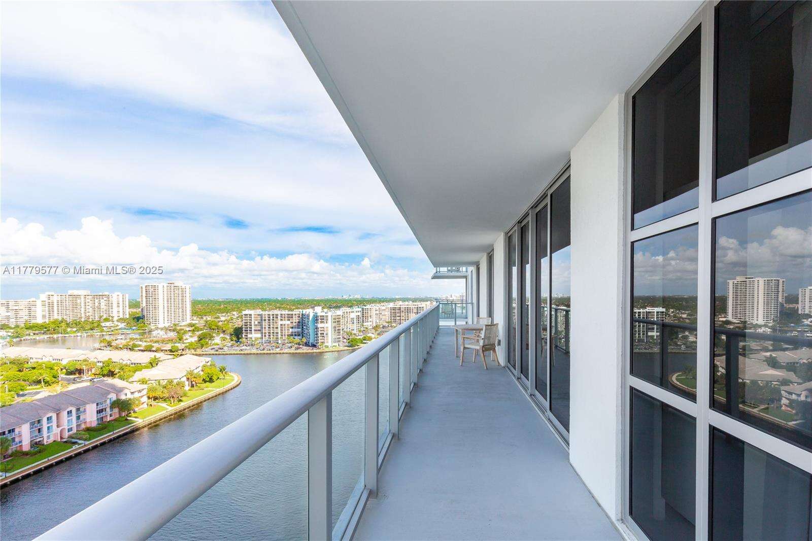 Hyde Beach House at 4010 Ocean Dr, Hollywood, FL 33019 - For Rent photo 4