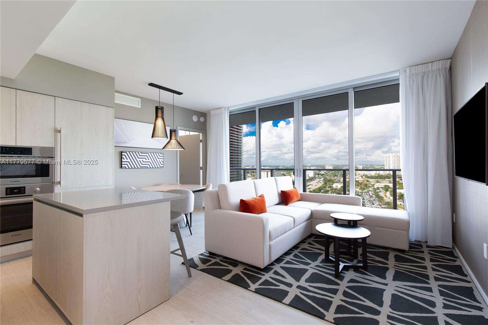 Hyde Beach House at 4010 Ocean Dr, Hollywood, FL 33019 - For Rent photo 6