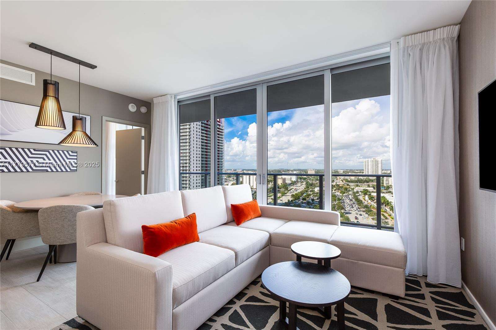 Hyde Beach House at 4010 Ocean Dr, Hollywood, FL 33019 - For Rent photo 9