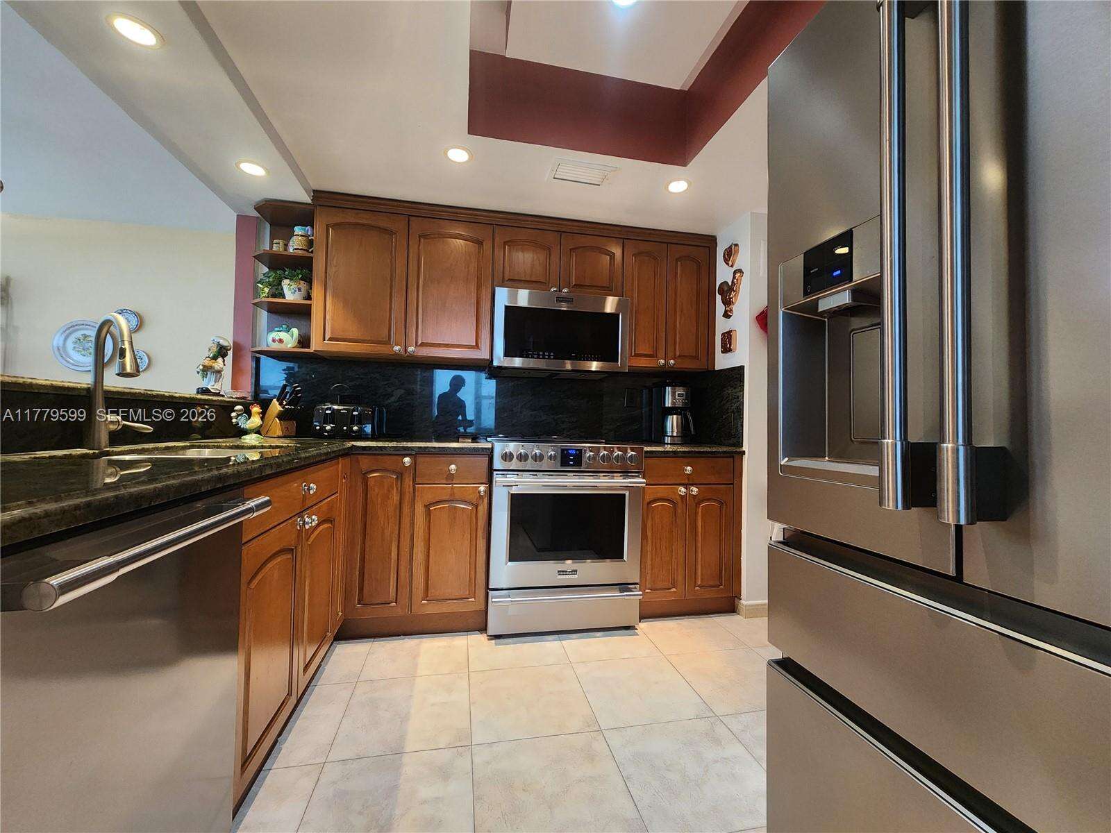 Alexander Towers at 3505 Ocean Dr, Hollywood, FL 33019 - For Rent photo 14