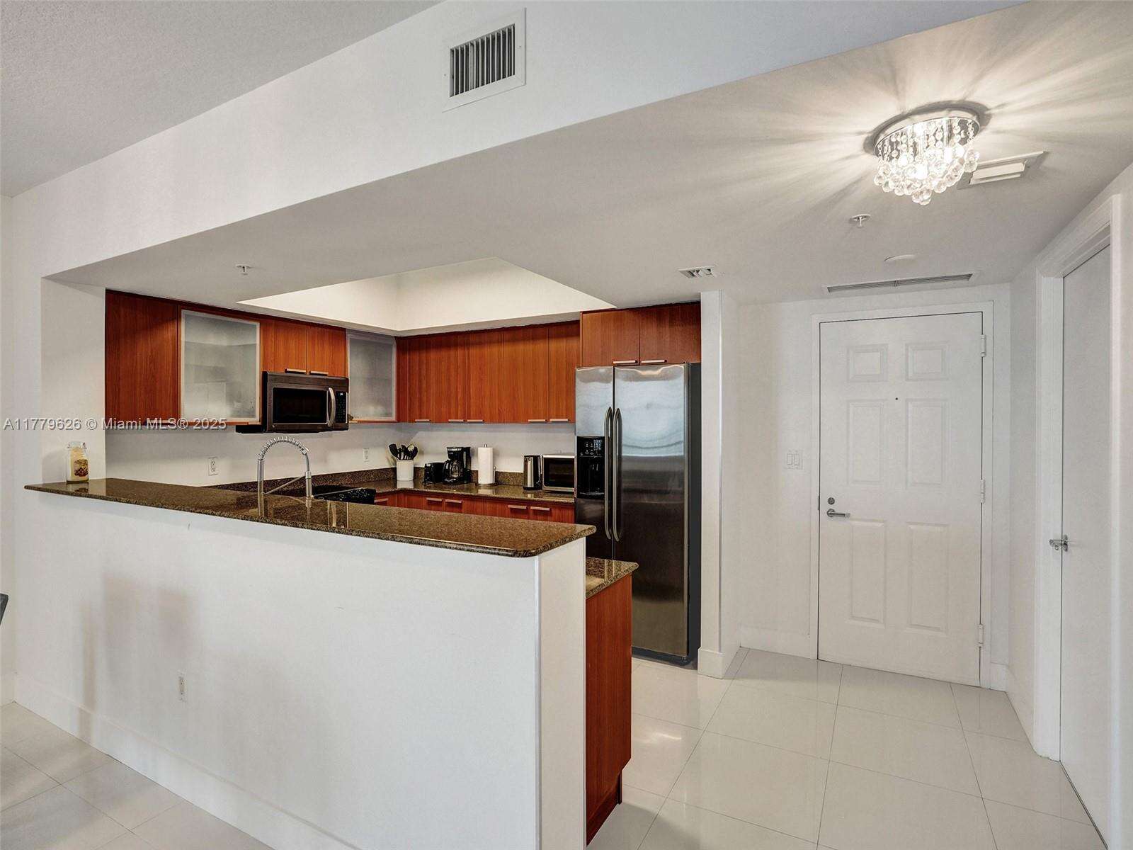 La Perla at 16699 Collins Ave, Sunny Isles Beach, FL 33160 - For Rent photo 2