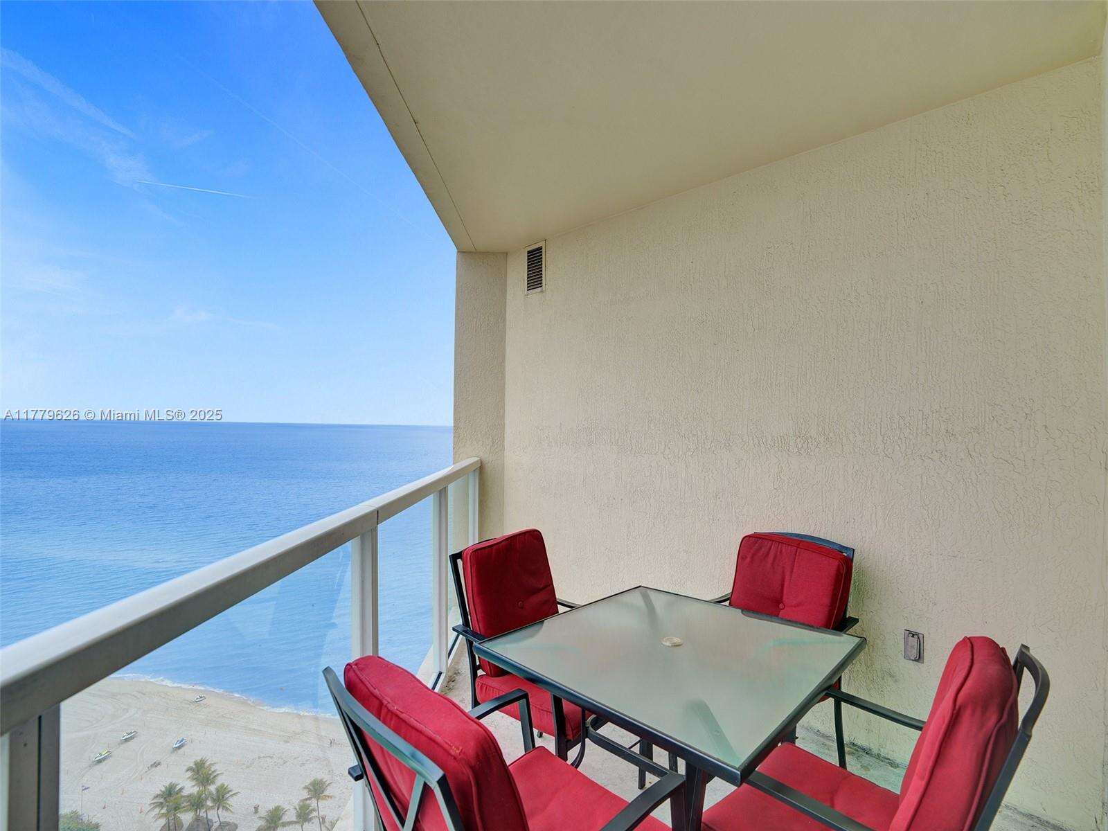 La Perla at 16699 Collins Ave, Sunny Isles Beach, FL 33160 - For Rent photo 12