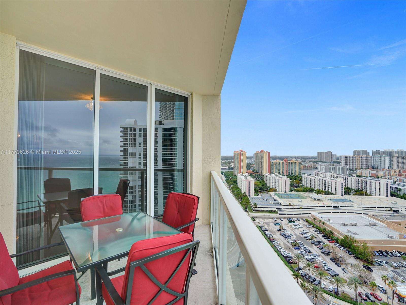 La Perla at 16699 Collins Ave, Sunny Isles Beach, FL 33160 - For Rent photo 15
