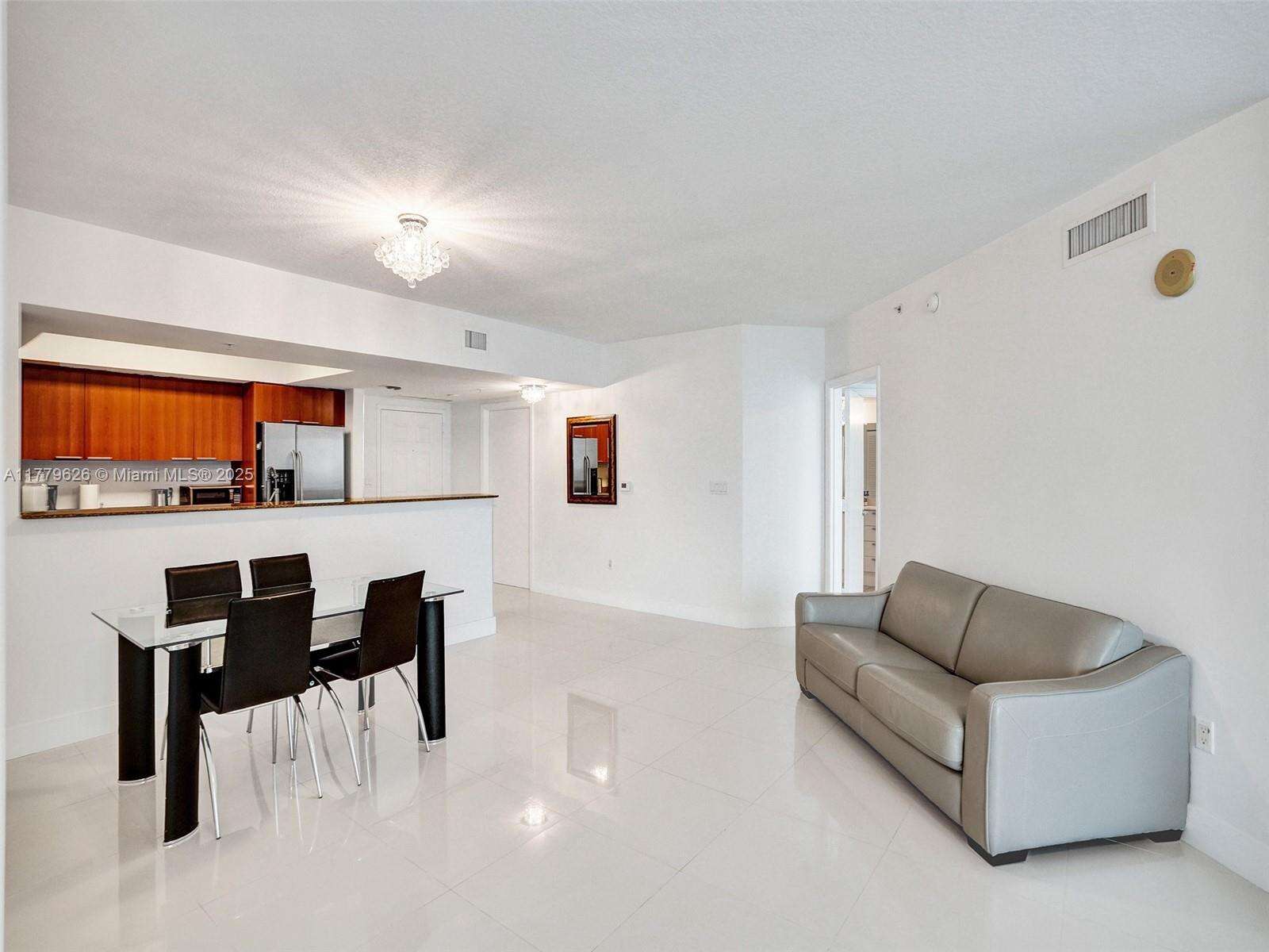 La Perla at 16699 Collins Ave, Sunny Isles Beach, FL 33160 - For Rent photo 17