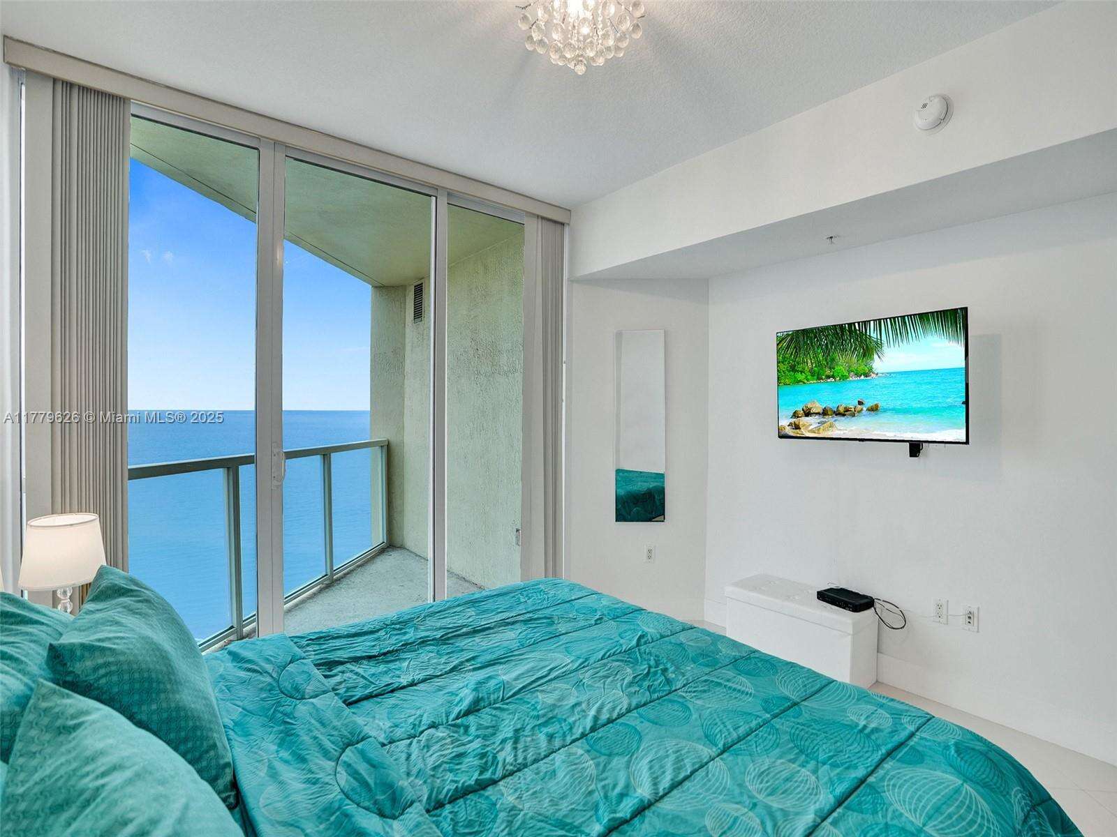 La Perla at 16699 Collins Ave, Sunny Isles Beach, FL 33160 - For Rent photo 19