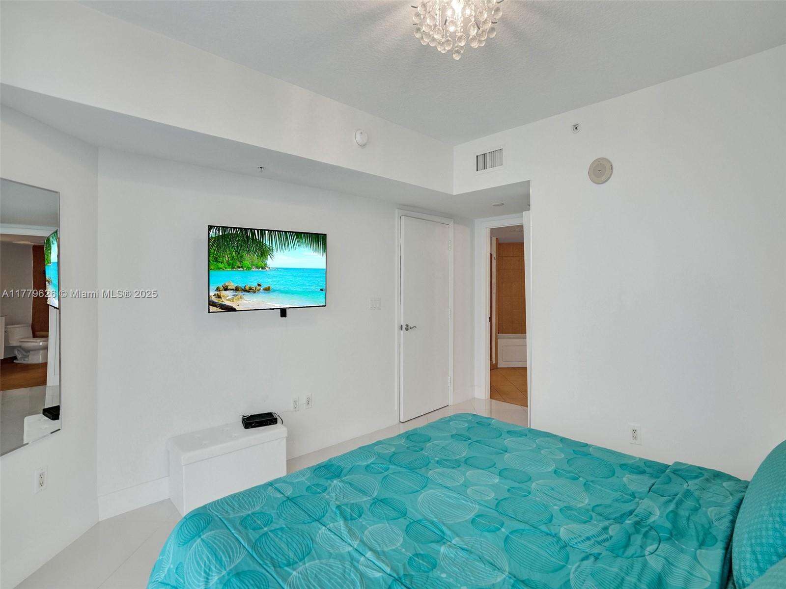 La Perla at 16699 Collins Ave, Sunny Isles Beach, FL 33160 - For Rent photo 20