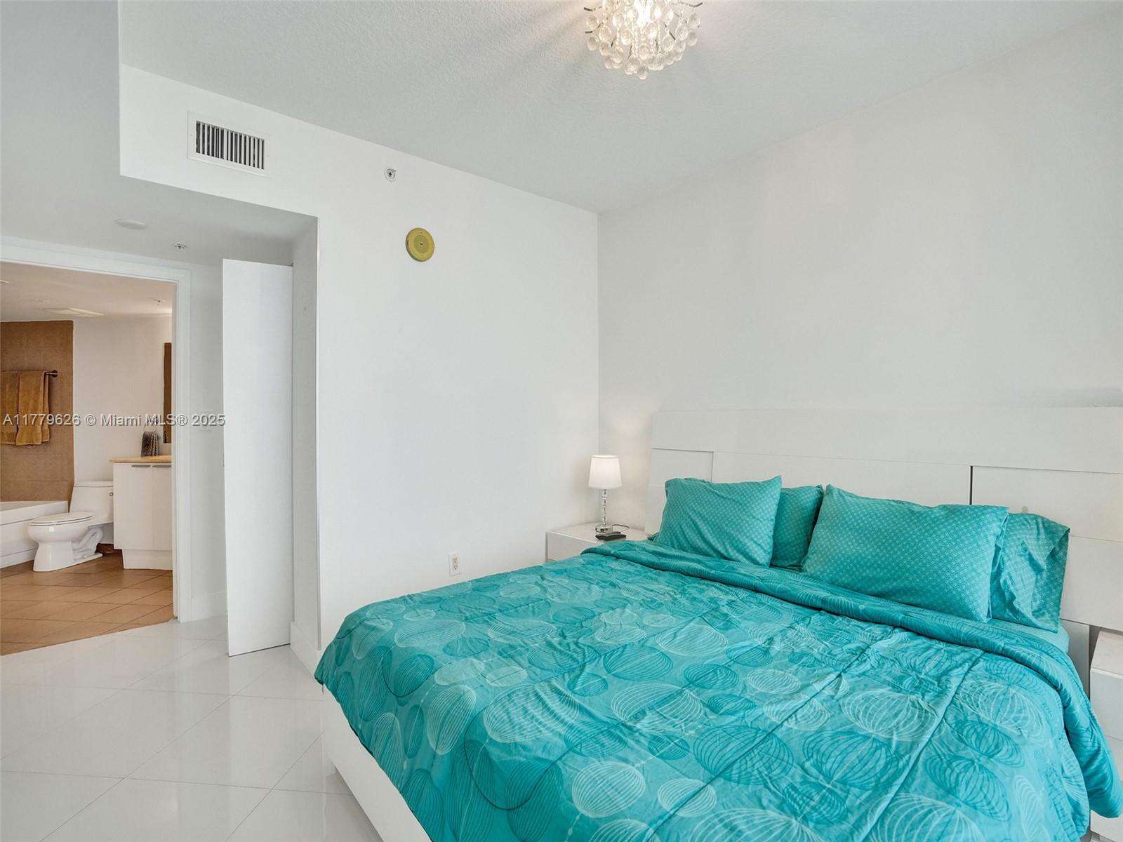 La Perla at 16699 Collins Ave, Sunny Isles Beach, FL 33160 - For Rent photo 21