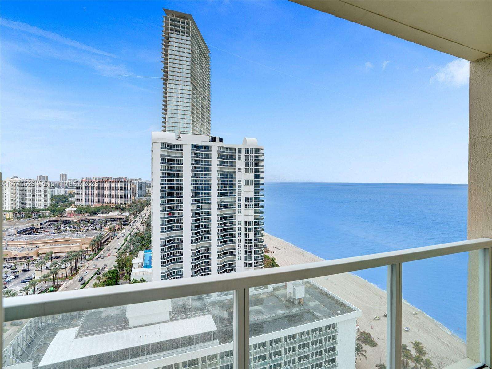 La Perla at 16699 Collins Ave, Sunny Isles Beach, FL 33160 - For Rent photo 27