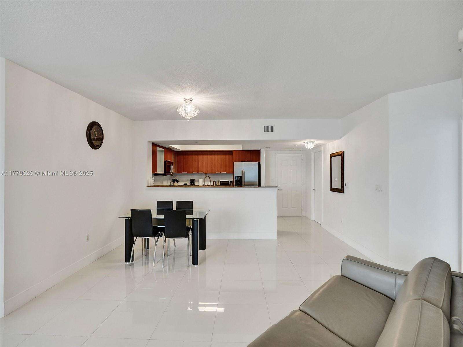 La Perla at 16699 Collins Ave, Sunny Isles Beach, FL 33160 - For Rent photo 8
