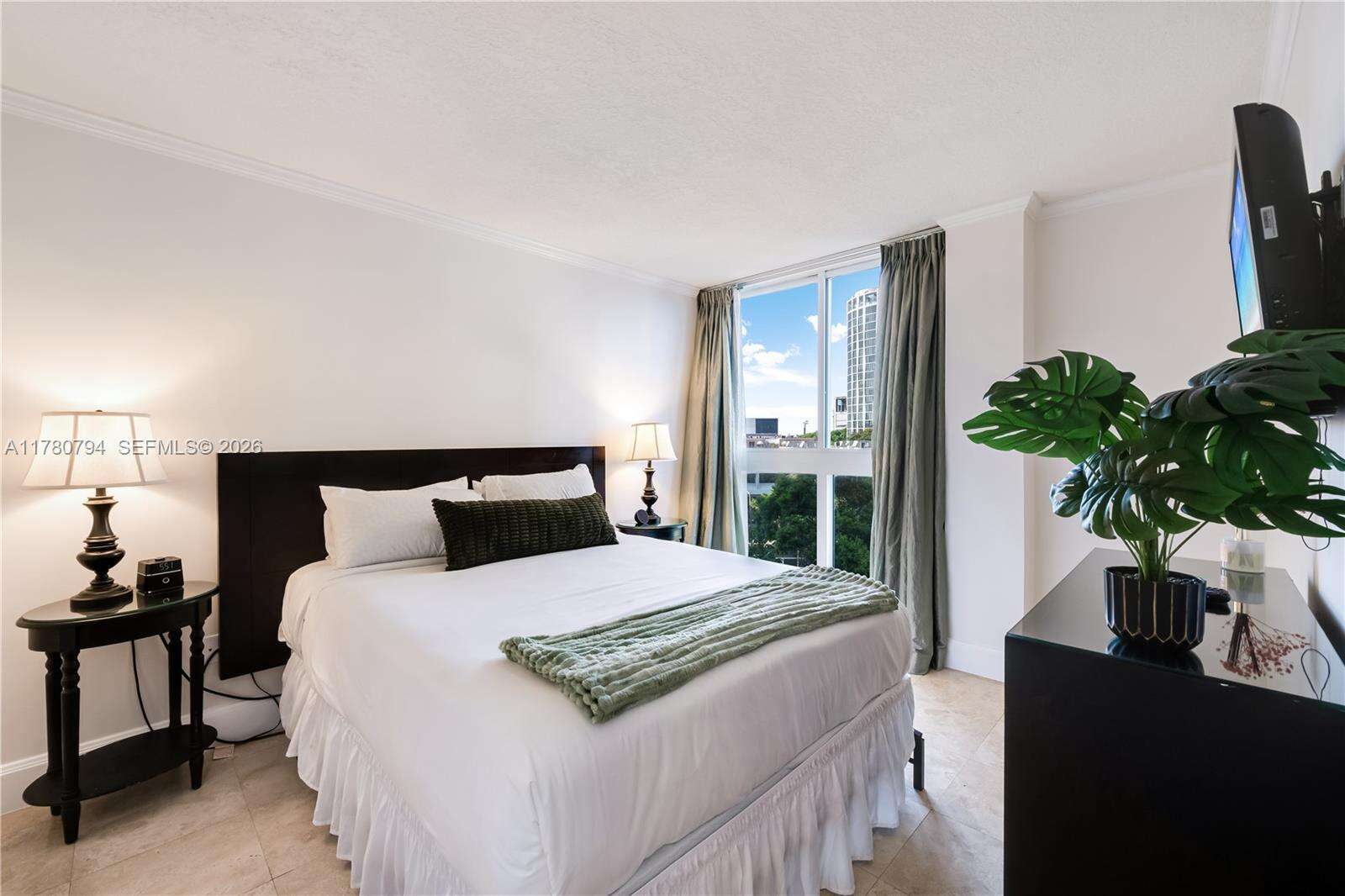 The Mutiny at 2951 Bayshore Dr, Miami, FL 33133 - For Rent photo 2